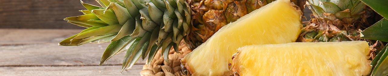 Lik�re mit Ananas